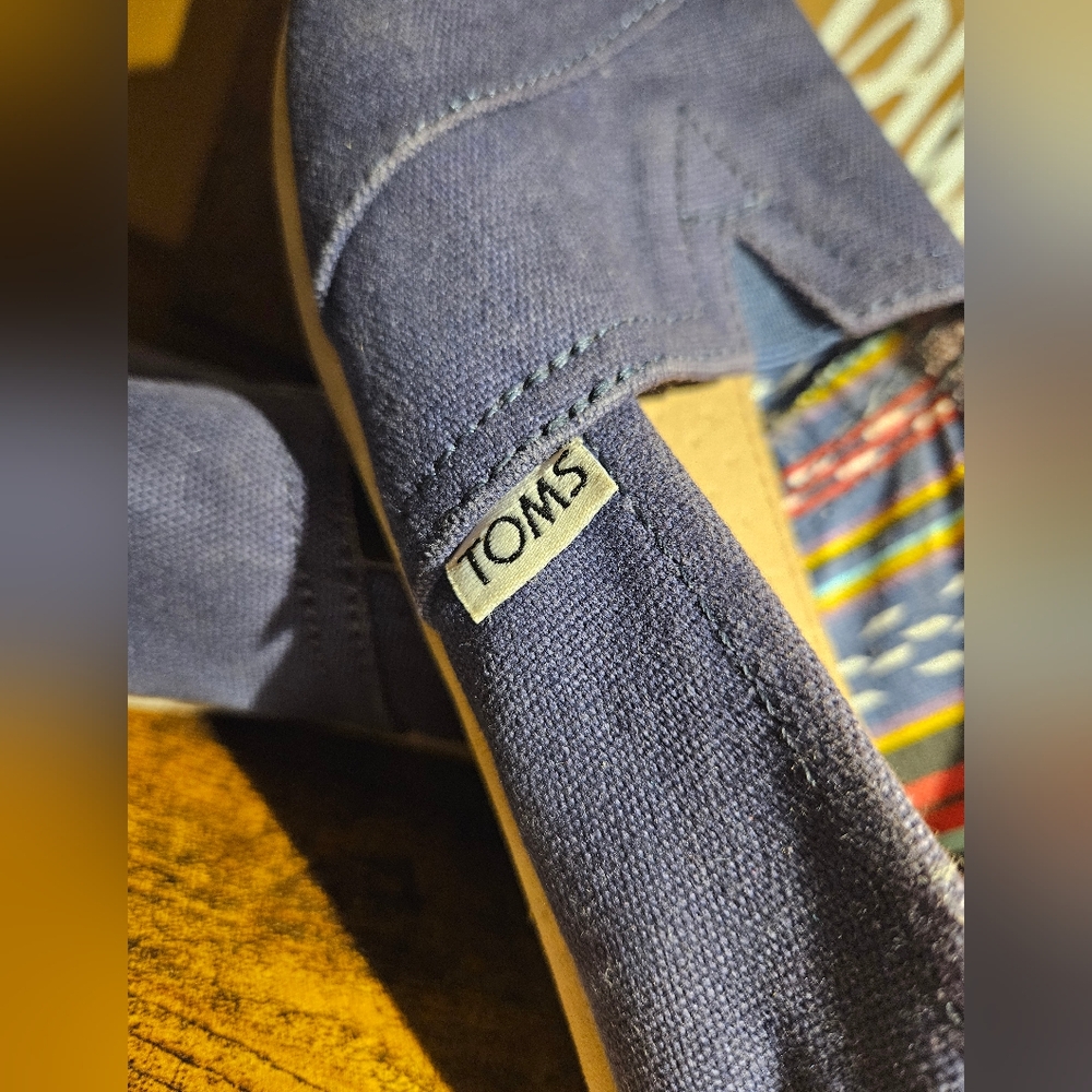 Sneak peak - Toms | Women Size 6